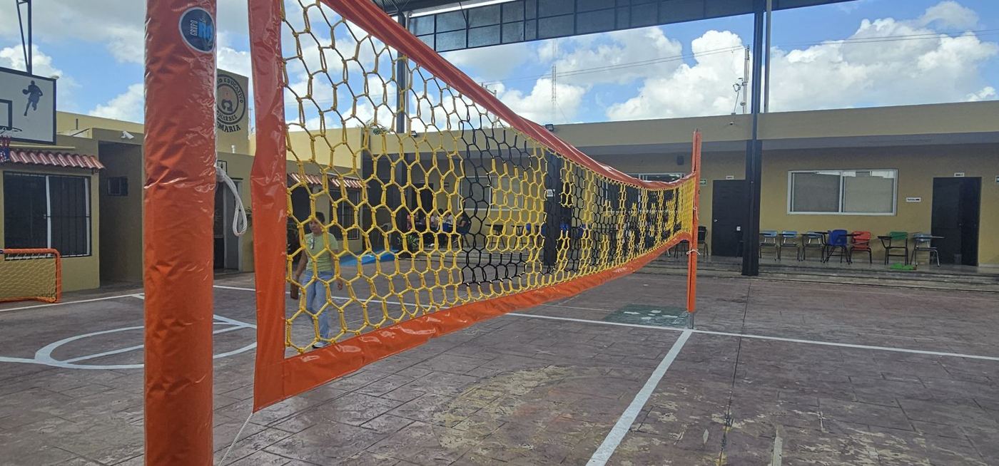 Red de voleibol escolar personalizada con el nombre de la escuela tejido en la malla